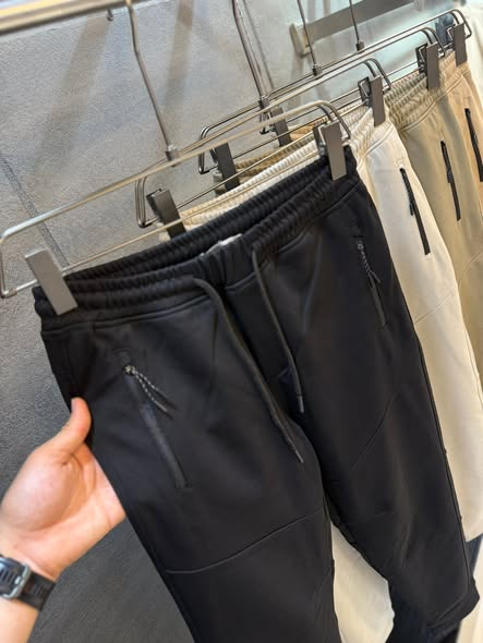 Signature Jogger